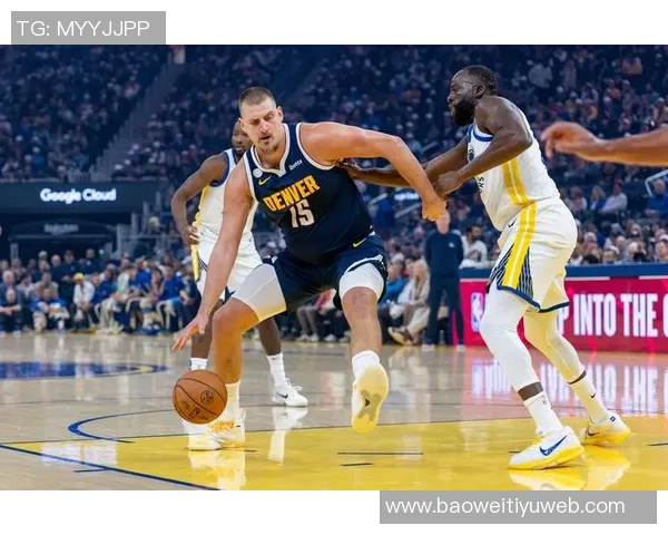 约基奇化身魔术师亚历山大与杨在费城的精彩对决 约基奇化身魔术师亚历山大与杨在费城的精彩对决