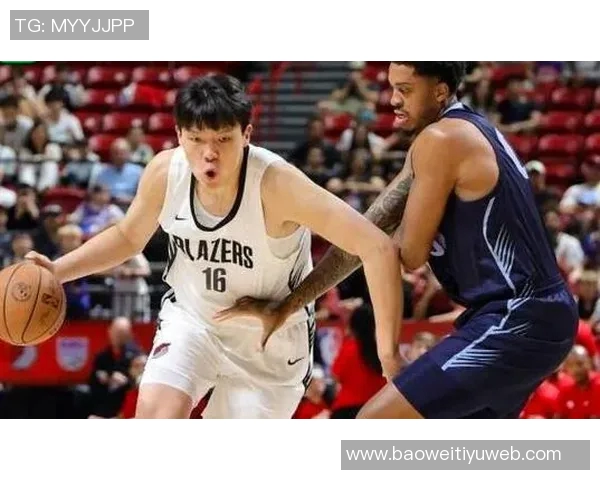 杨瀚森上半场未能登场开拓者暂时领先对手3分继续期待他的表现